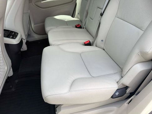 Used 2025 Volvo XC90 B6 Core w/ Protection Package Premier AWD/4WD image 13