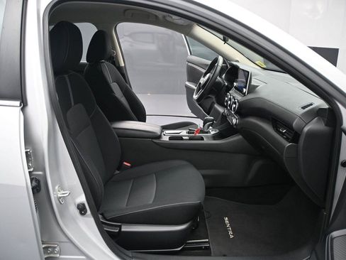 Used 2022 Nissan Sentra SV FWD image 18