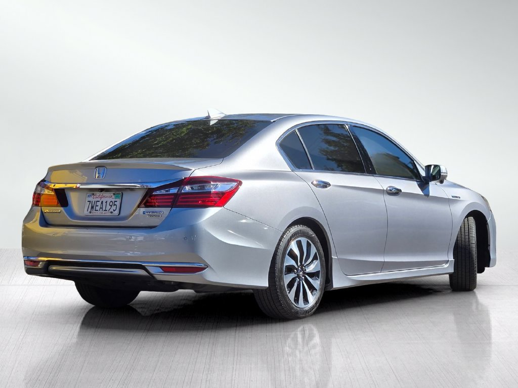 Used 2017 Honda Accord Touring image 5