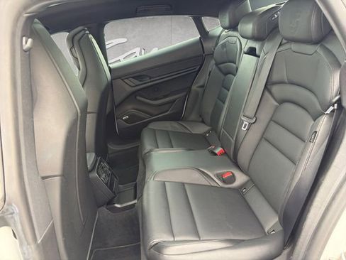 Used 2021 Porsche Taycan image 22