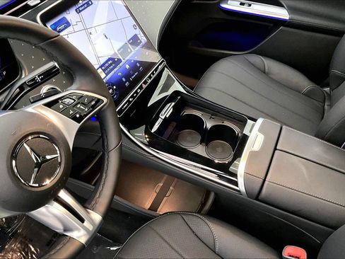 Used 2026 Mercedes-Benz EQE 320 4MATIC SUV image 13