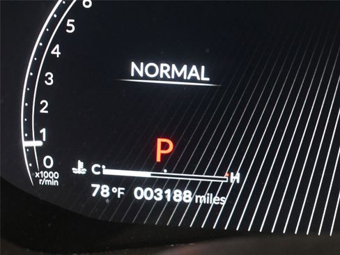 Certified 2025 Acura TLX w/ Technology Package image 3