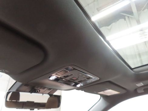 Used 2025 Toyota Grand Highlander AWD Hybrid image 28