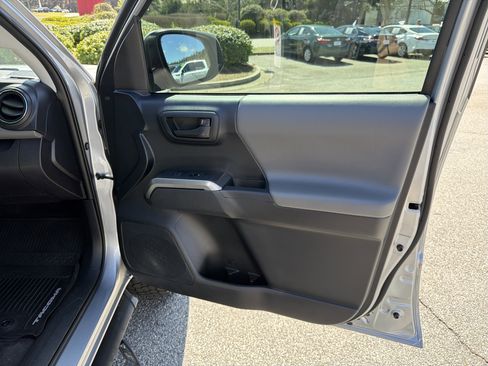 Used 2019 Toyota Tacoma SR5 image 25