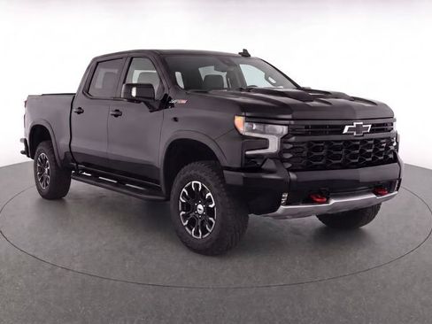 Used 2023 Chevrolet Silverado 1500 ZR2 w/ Technology Package AWD/4WD image 2