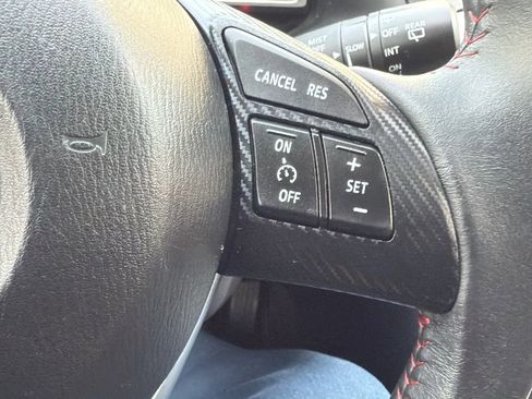 Used 2015 MAZDA MAZDA3 i Grand Touring image 11