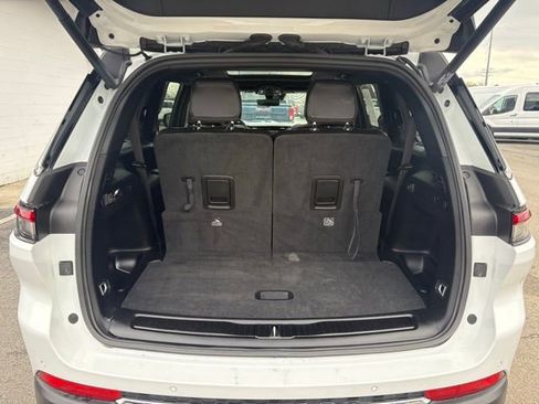 Used 2024 Jeep Grand Cherokee L Limited w/ Luxury Tech Group II image 38