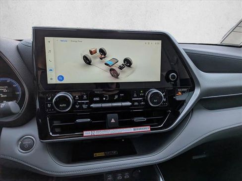 New 2026 Toyota Highlander Platinum image 12
