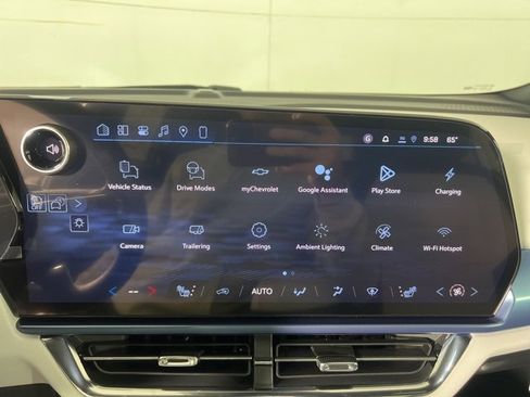 New 2026 Chevrolet Equinox EV LT image 22