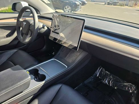 Used 2021 Tesla Model 3 Standard Range Plus RWD image 12