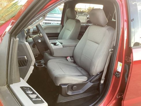 Used 2015 Ford F150 XLT image 21