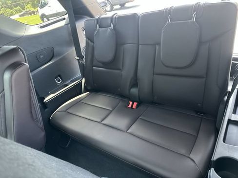 Used 2025 Ford Explorer Platinum w/ LUX Leather Package AWD/4WD image 28