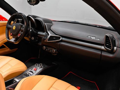 Used 2013 Ferrari 458 Spider RWD image 38
