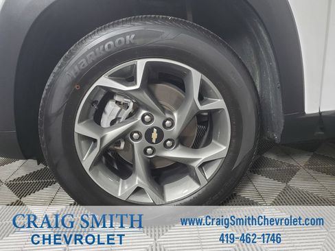 Used 2024 Chevrolet Trax LT FWD image 26