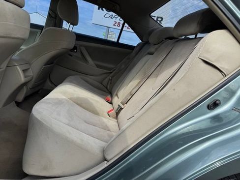 Used 2010 Toyota Camry LE FWD image 9