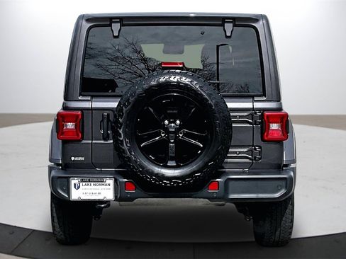 Certified 2022 Jeep Wrangler Unlimited Sahara image 8