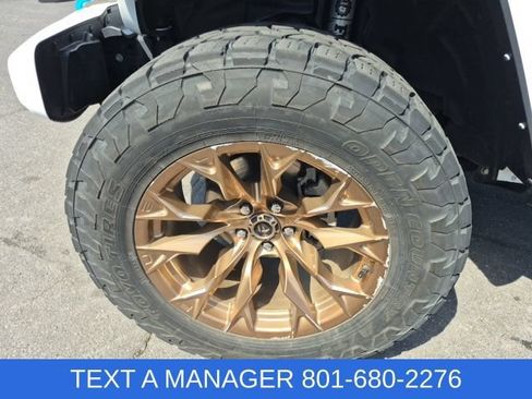 Used 2022 Jeep Wrangler Unlimited Sahara AWD/4WD image 12