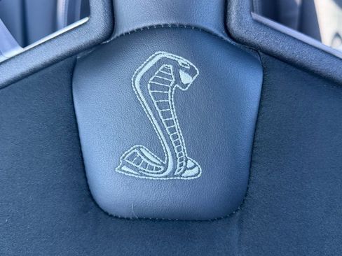 Used 2022 Ford Mustang Shelby GT500 w/ Technology Package RWD image 17