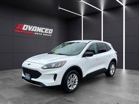 Used 2022 Ford Escape SE image 3