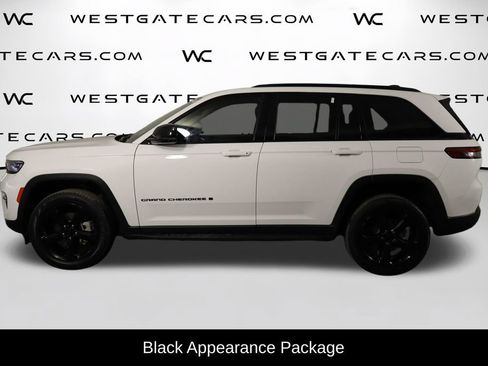 Used 2023 Jeep Grand Cherokee Limited w/ Black Appearance Package RWD image 5