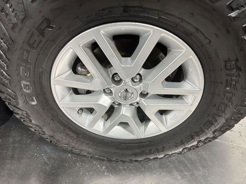 Used 2019 Nissan Frontier SV image 14