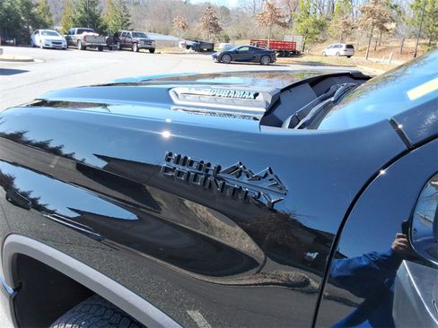 Used 2025 Chevrolet Silverado 2500 High Country w/ Technology Package image 11