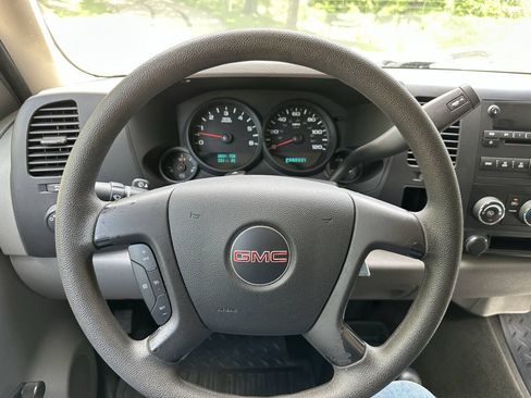 Used 2007 GMC Sierra 1500 W/T w/ Work Truck Preferred Package AWD/4WD image 19