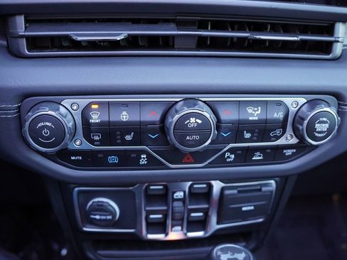 Certified 2025 Jeep Wrangler Unlimited Sahara w/ Safety Group image 28