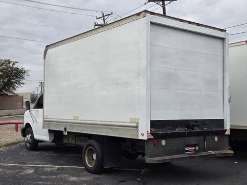Used 2006 Chevrolet Express 3500 image 3