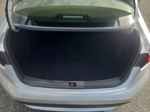 Used 2022 Toyota Corolla LE image 19