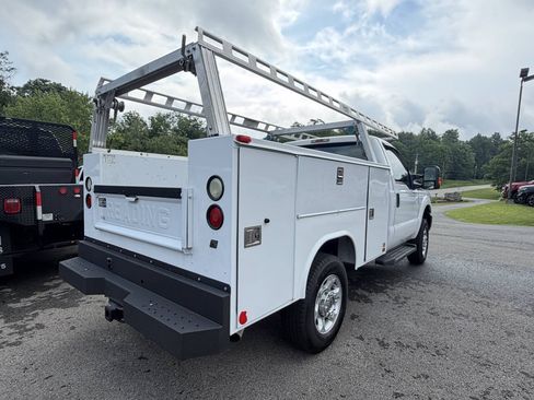 Used 2016 Ford F250 XL w/ XL Appearance Package AWD/4WD image 5