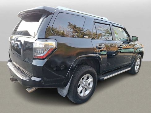 Used 2016 Toyota 4Runner SR5 image 3