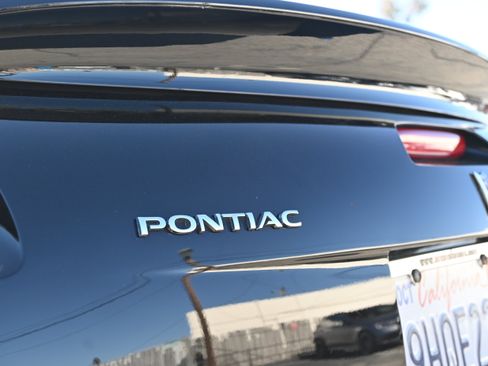 Used 2009 Pontiac Solstice GXP w/ Premium Package RWD image 19