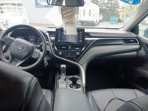 Used 2021 Toyota Camry SE FWD image 15