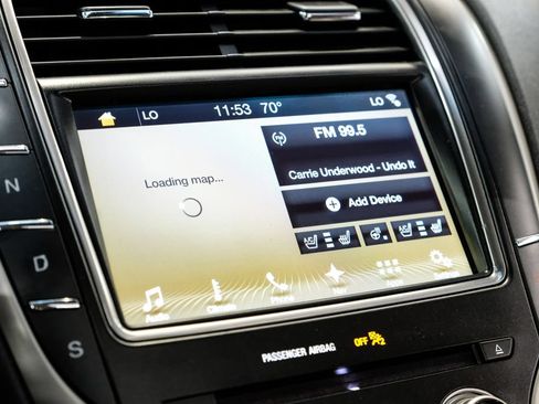 Used 2017 Lincoln MKX Reserve w/ Lincoln MKX Climate Package FWD image 26