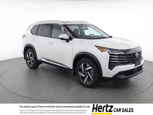 Used 2025 Nissan Kicks SV image 1