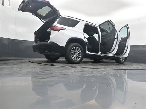Used 2023 Chevrolet Traverse LT w/ LPO, Floor Liner Package image 54