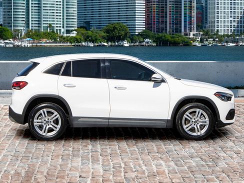 Used 2022 Mercedes-Benz GLA 250 w/ Premium Package Lite image 4