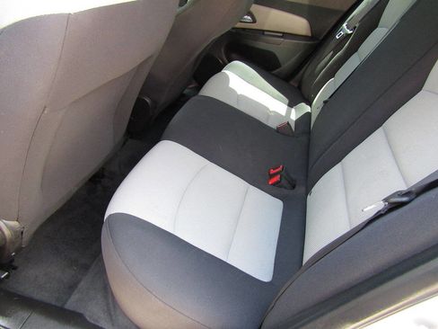 Used 2016 Chevrolet Cruze LS FWD image 13