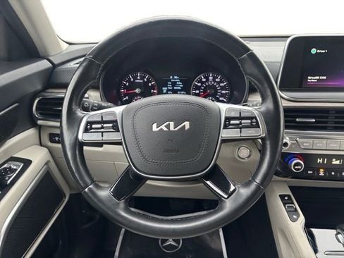 Certified 2022 Kia Telluride EX w/ Towing Package image 15