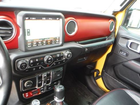 Used 2021 Jeep Wrangler Unlimited Rubicon w/ Dual Top Group AWD/4WD image 22