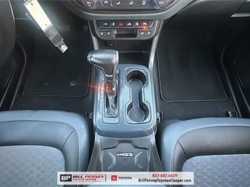 Used 2020 Chevrolet Colorado Z71 image 9