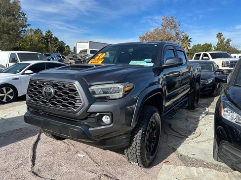 Used 2020 Toyota Tacoma TRD Sport image 5