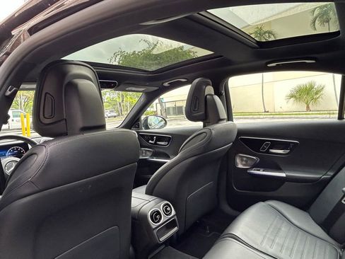 Used 2025 Mercedes-Benz C 300 4MATIC Sedan image 47