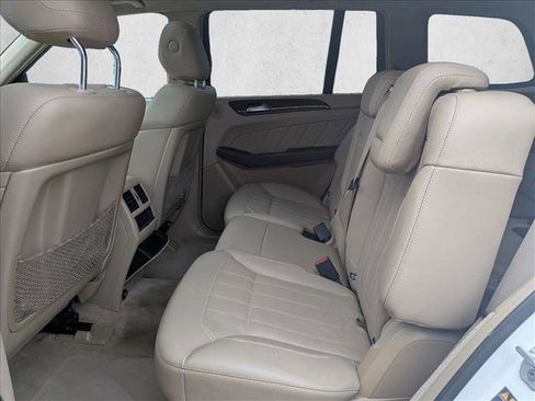 Used 2015 Mercedes-Benz GL 450 4MATIC image 19
