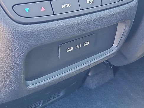 Certified 2025 Honda Pilot Touring image 21