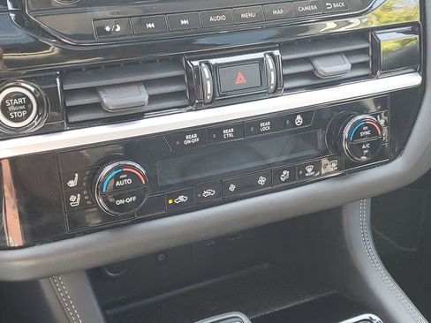 Used 2022 Nissan Pathfinder Platinum image 24