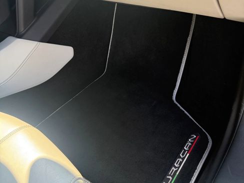 Used 2015 Lamborghini Huracan LP 610-4 image 41