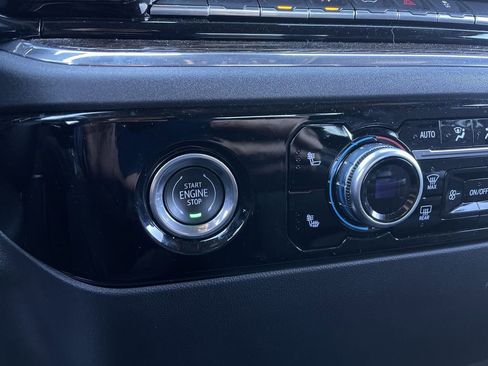 Used 2024 GMC Sierra 1500 Elevation image 35