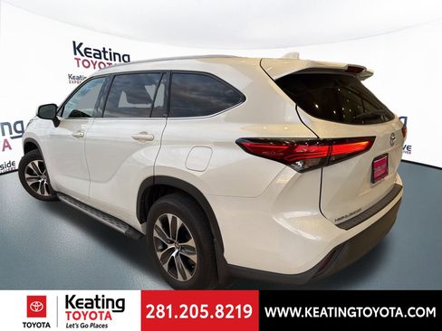 Used 2022 Toyota Highlander XLE image 5